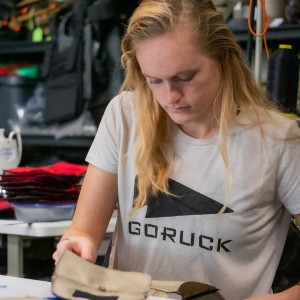 White Women's Goruck Cropped Spearhead T-Shirt | SG-082569-IHM