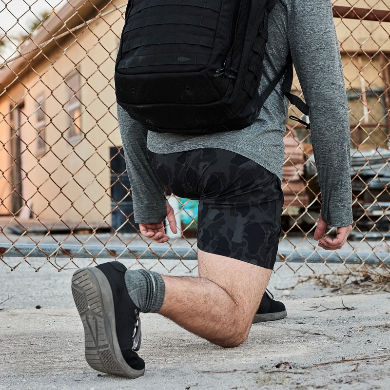 Black Camo Men's Goruck Indestructible Training Length 5 Shorts | SG-859647-BHG